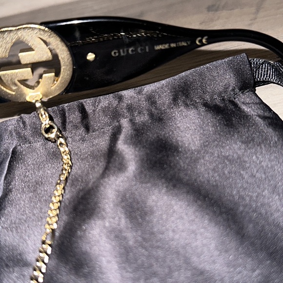 Like New Gucci Sunglasses GG1022S - Picture 4 of 9